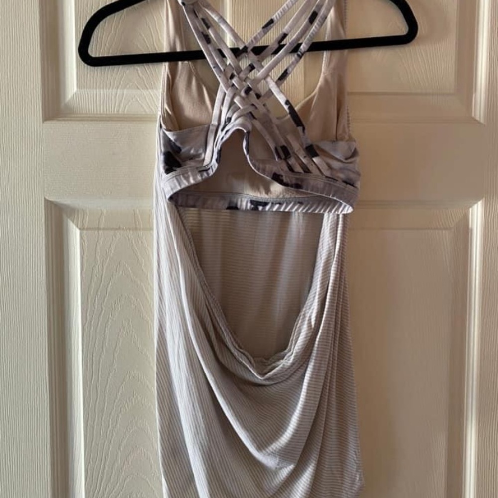 Lulu Lemon Bundle - Picture 10 of 11